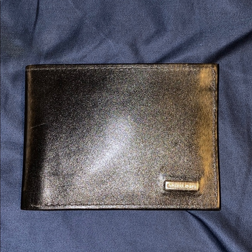 100% authentic Michael Kors men’s wallet black